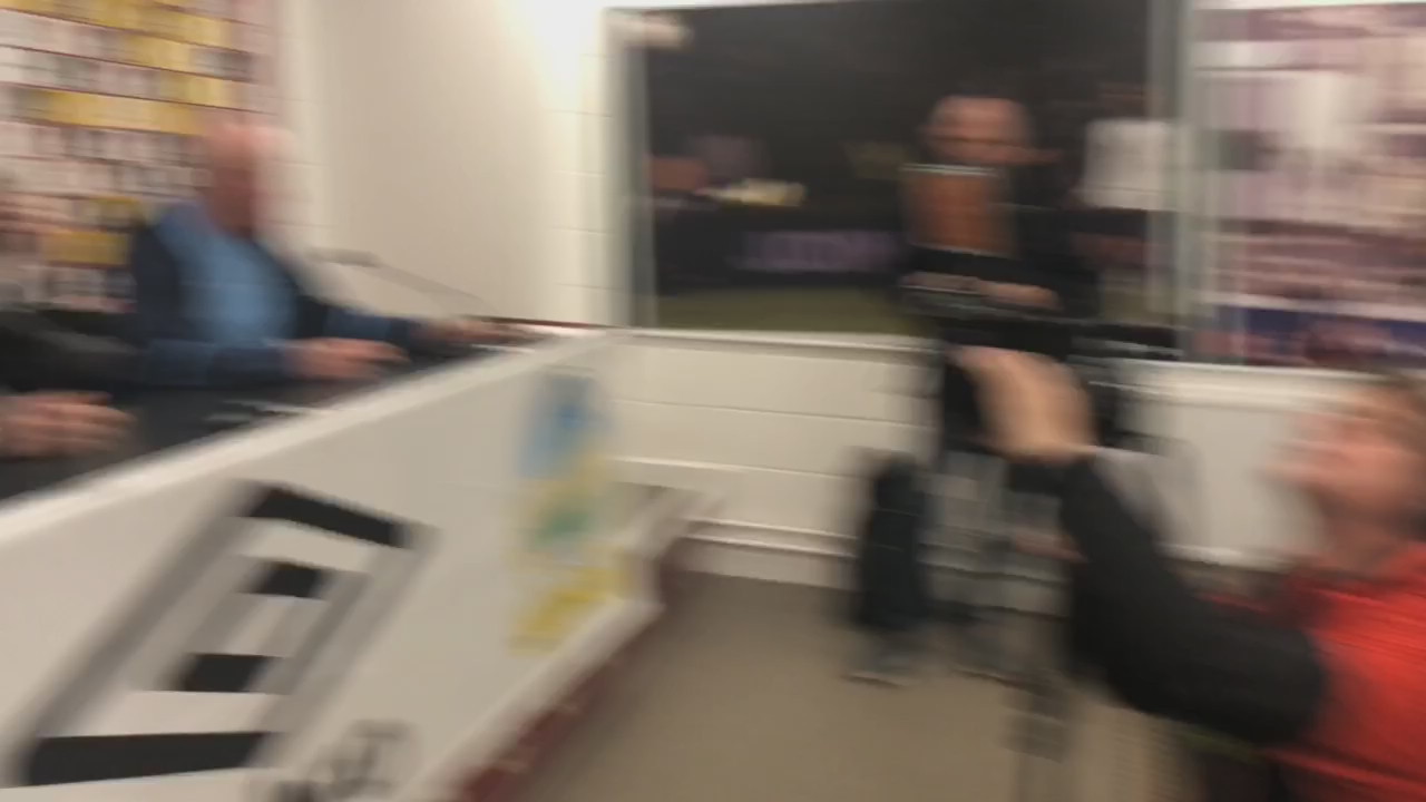 Se pressekonferansen før Linfield